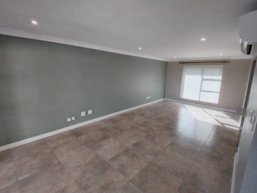 3 Bedroom Property for Sale in Heuwelkruin Western Cape